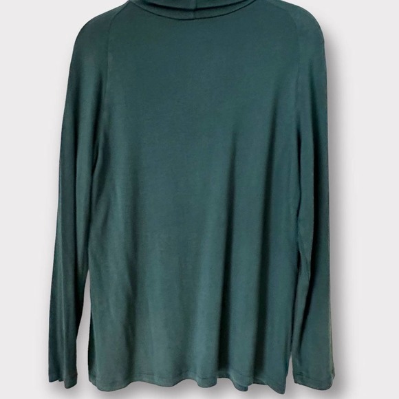 Amour Vert Women's Lily Turtleneck S Top Green Soft Modal Boxy Stretch Revolve - Picture 3 of 9